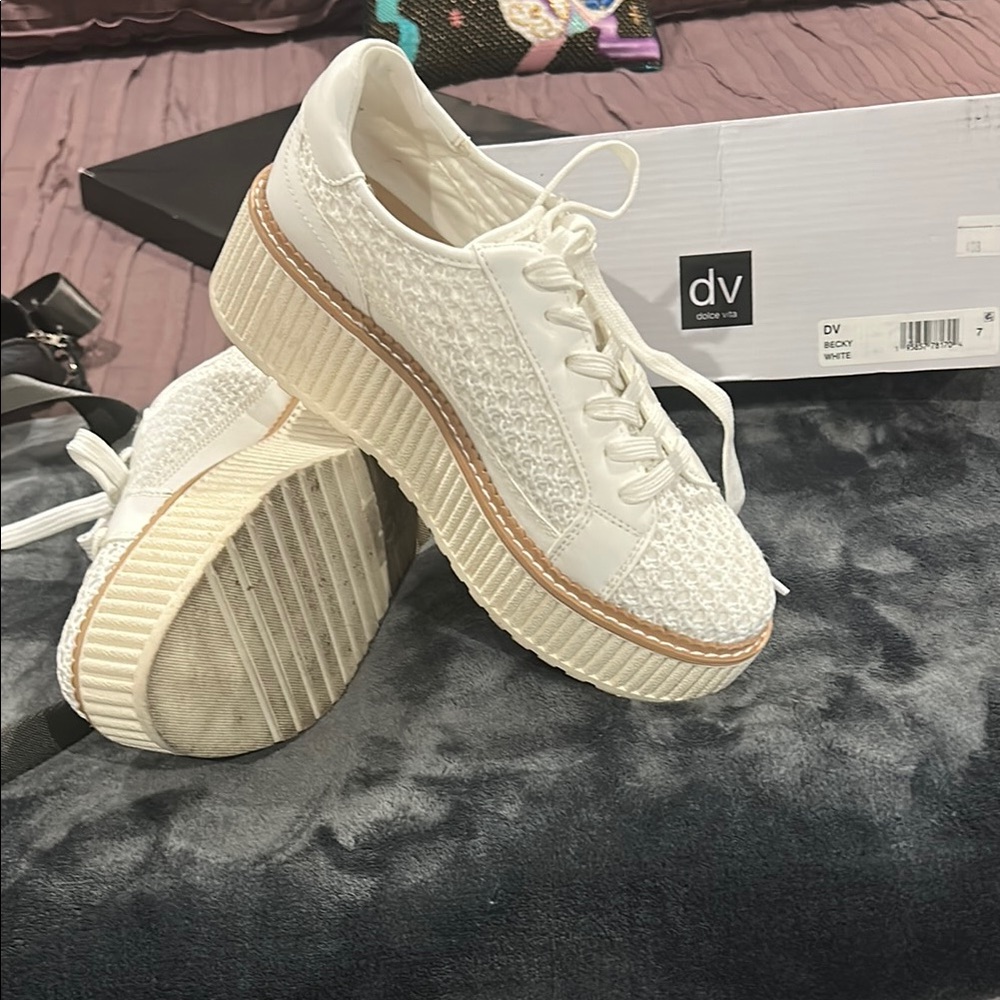 Platform white sneaker by Dolce Vita